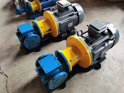 Asphalt magnetic pump